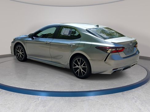 Used 2024 Toyota Camry SE image 7