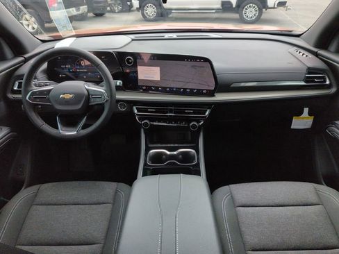 New 2026 Chevrolet Traverse LT w/ Sun and Wheel Package FWD image 26