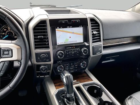 Used 2018 Ford F150 Lariat RWD image 7