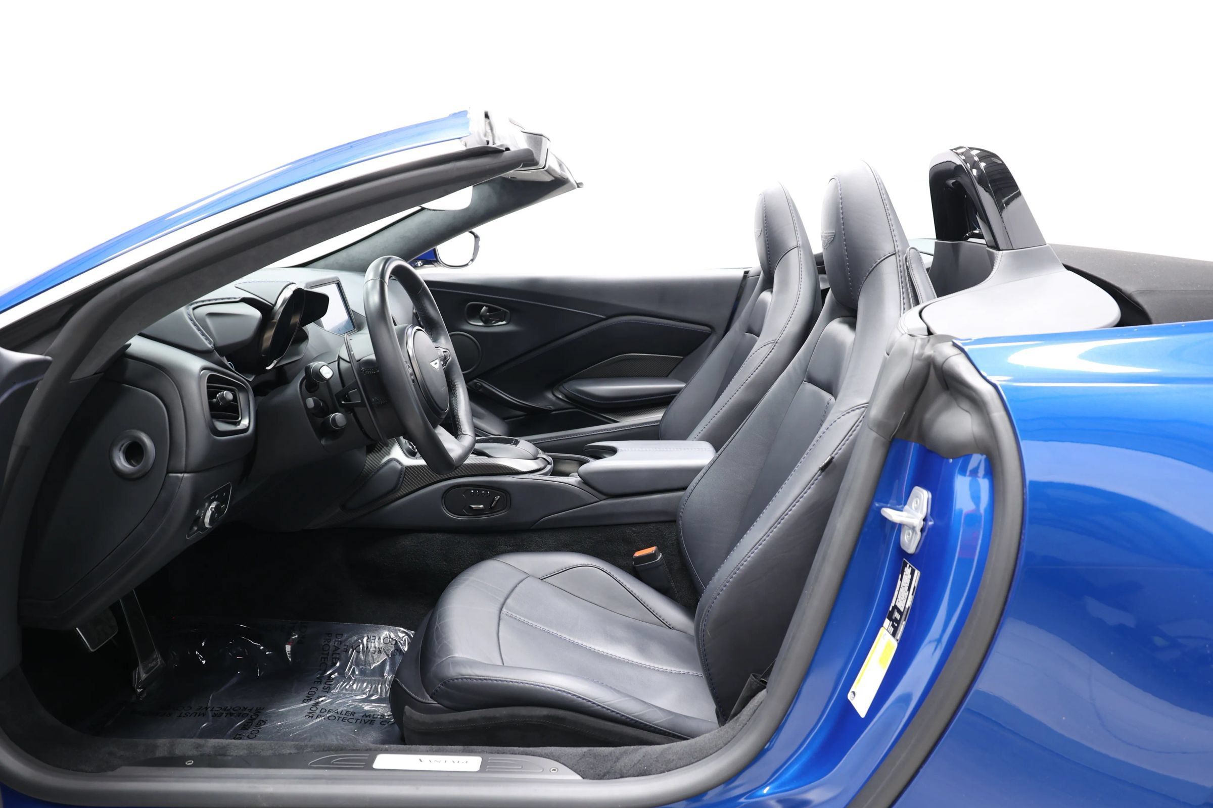 Used 2023 Aston Martin V8 Vantage Roadster RWD image 15