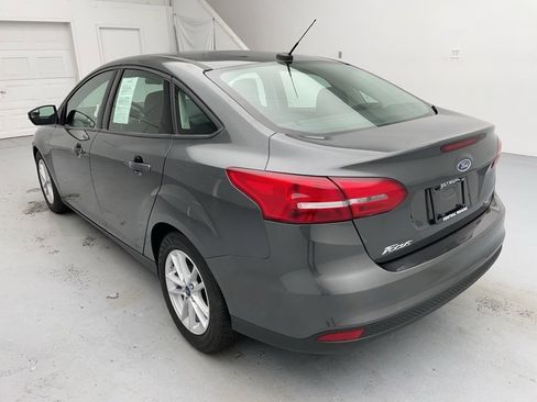 Used 2017 Ford Focus SE image 9