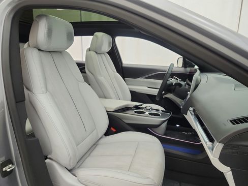 Used 2024 Cadillac Lyriq Luxury RWD image 20