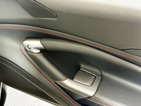 Used 2021 Ferrari F8 Tributo image 32