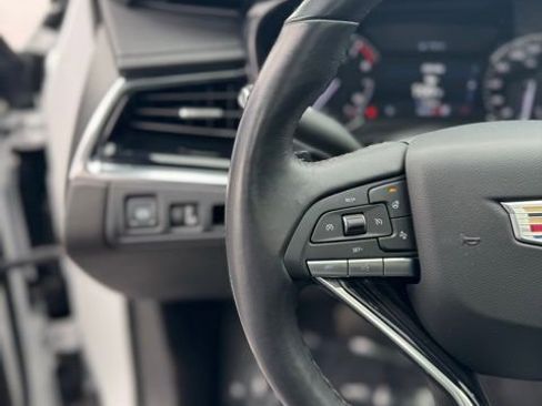 Used 2022 Cadillac XT6 Premium Luxury image 13