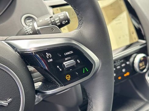 Used 2024 Jaguar E-PACE R-Dynamic SE image 29