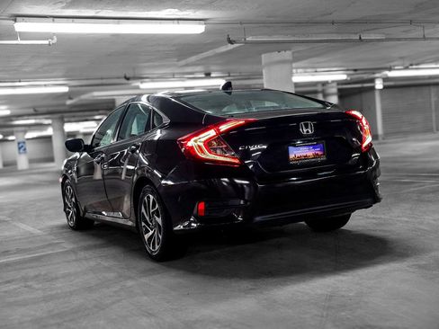Used 2017 Honda Civic EX image 5