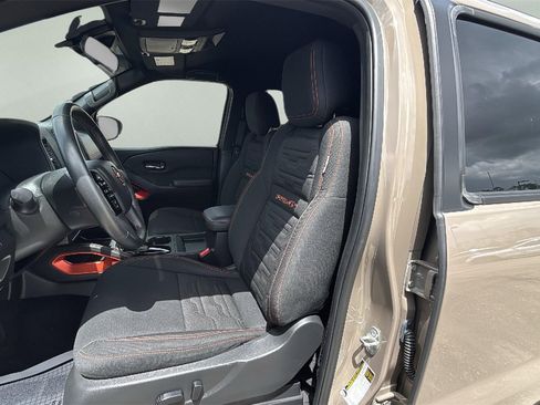 Used 2024 Nissan Frontier PRO-4X w/ Technology Package image 17