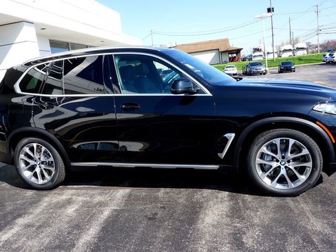 New 2026 BMW X5 xDrive50e image 4