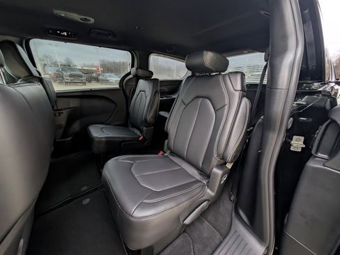 New 2026 Chrysler Voyager LX image 15