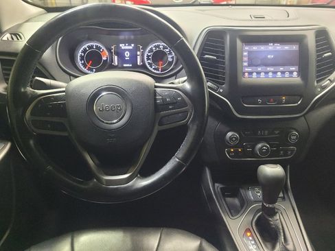 Used 2021 Jeep Cherokee Latitude Plus w/ Sun & Sound Group FWD image 22