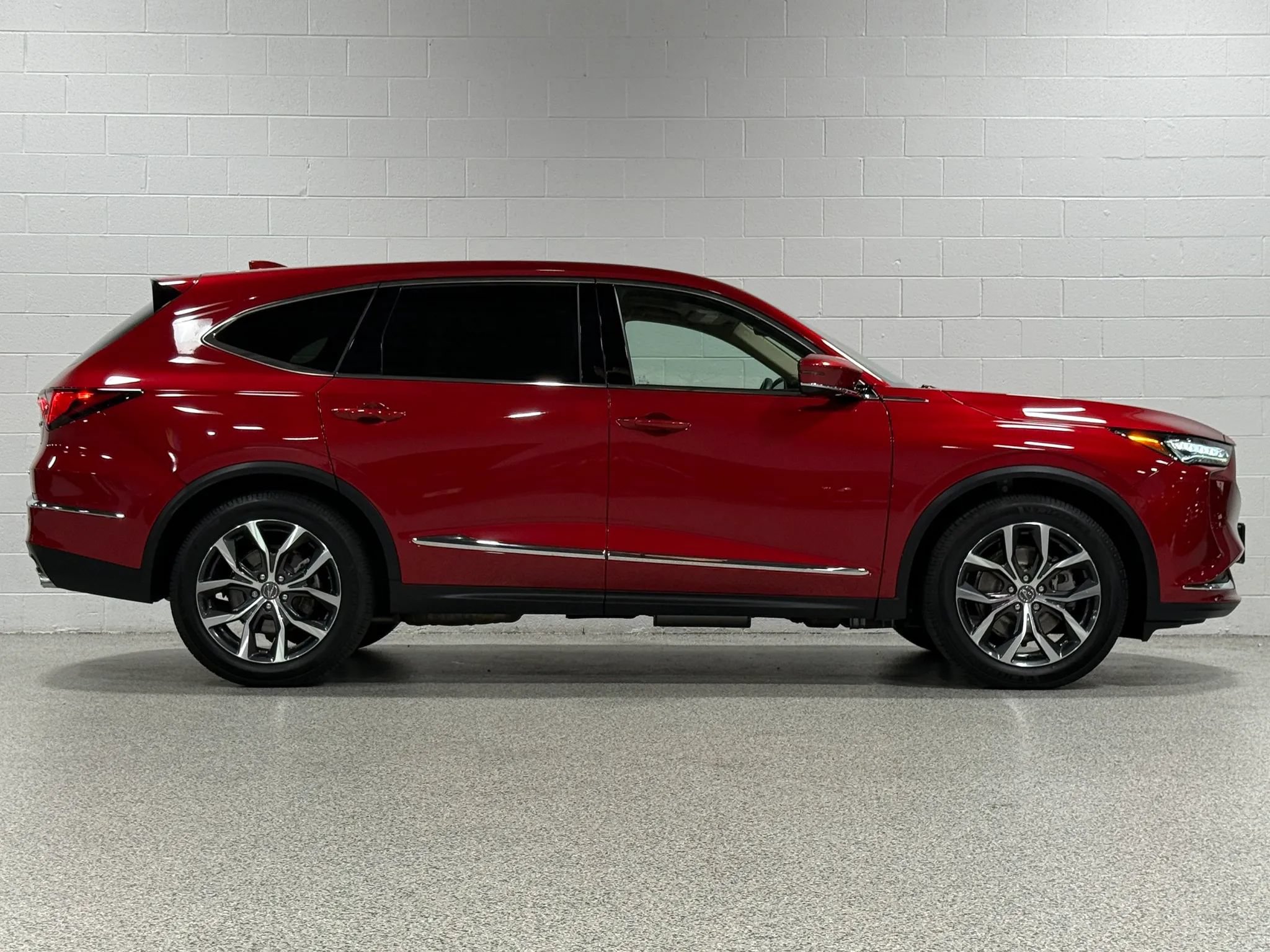 Used 2022 Acura MDX w/ Technology Package AWD/4WD image 5
