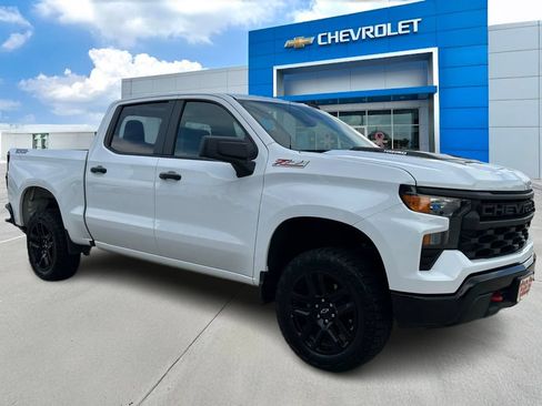 Used 2024 Chevrolet Silverado 1500 Custom Trail Boss AWD/4WD image 3