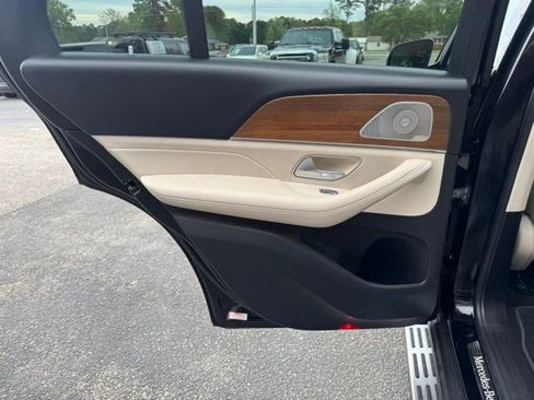 Used 2022 Mercedes-Benz GLE 350 w/ Premium Package image 15