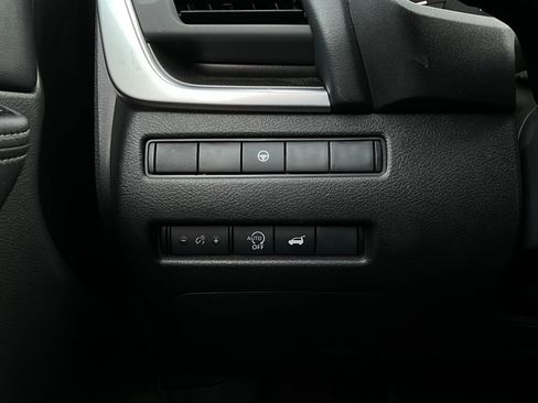 Used 2025 Nissan Rogue SV image 22