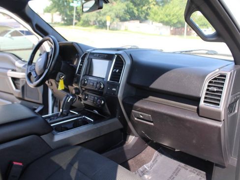Used 2017 Ford F150 XLT w/ Equipment Group 302A Luxury AWD/4WD image 19