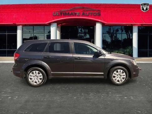Used 2015 Dodge Journey American Value Package w/ Flexible Seating Group FWD image 4