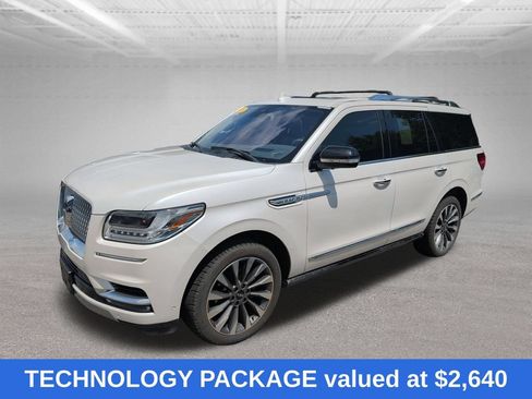 Used 2018 Lincoln Navigator Select w/ Technology Package RWD image 4