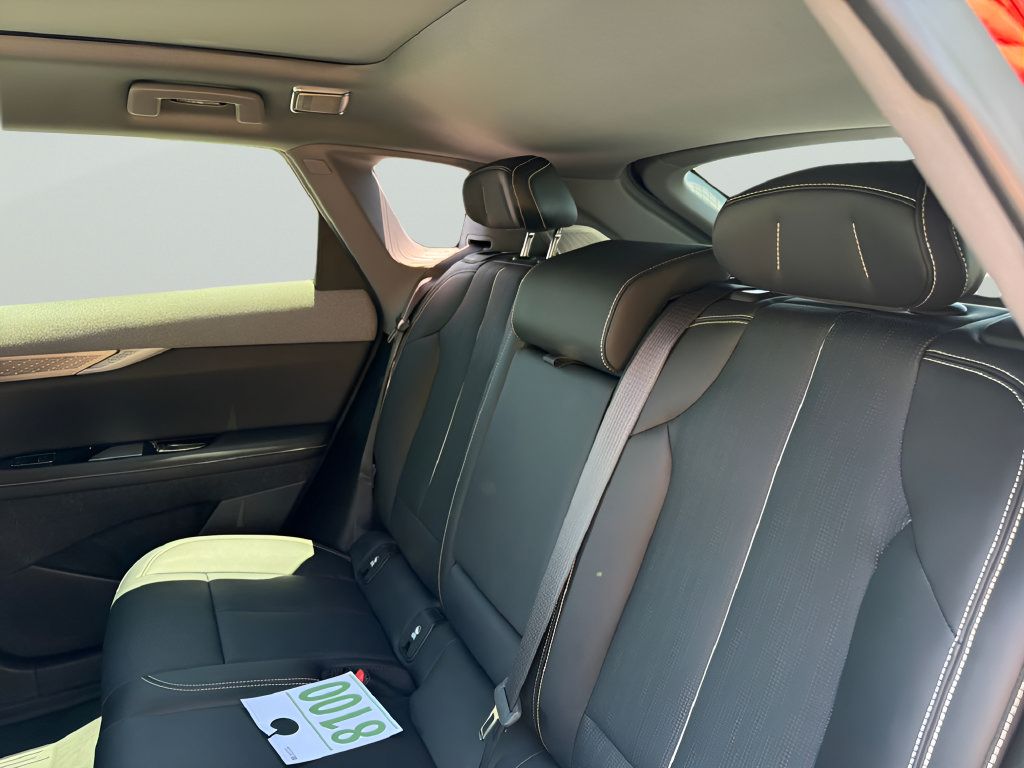 Certified 2025 Cadillac Optiq Sport 2 w/ LPO, Floor Liner Package AWD/4WD image 42