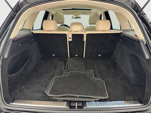 Used 2018 Mercedes-Benz GLC 300 4MATIC w/ Multimedia Package image 41