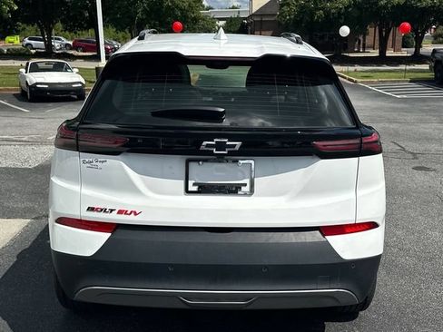 Used 2023 Chevrolet Bolt EUV Premier w/ Sun & Sound Package FWD image 4