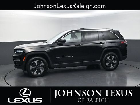 Used 2023 Jeep Grand Cherokee 4WD 4xe image 2