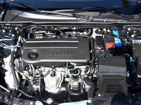 Used 2025 Honda Civic Sport image 42