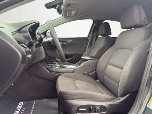 Used 2018 Chevrolet Malibu LT image 11
