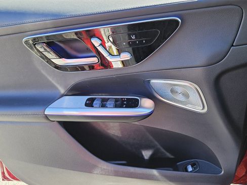 Used 2023 Mercedes-Benz GLC 300 GLC 300 image 37