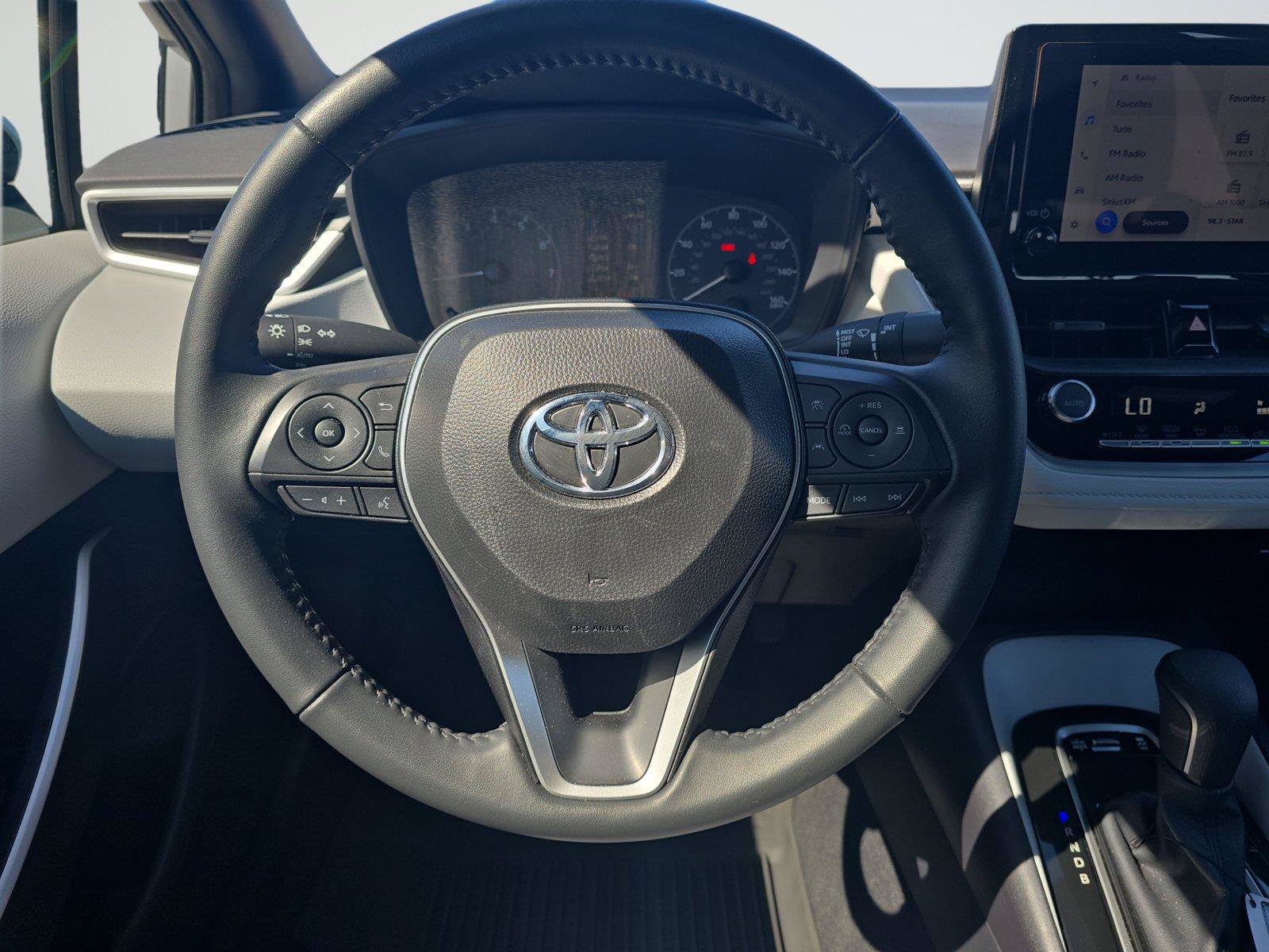 Used 2025 Toyota Corolla SE w/ Convenience Package FWD image 10