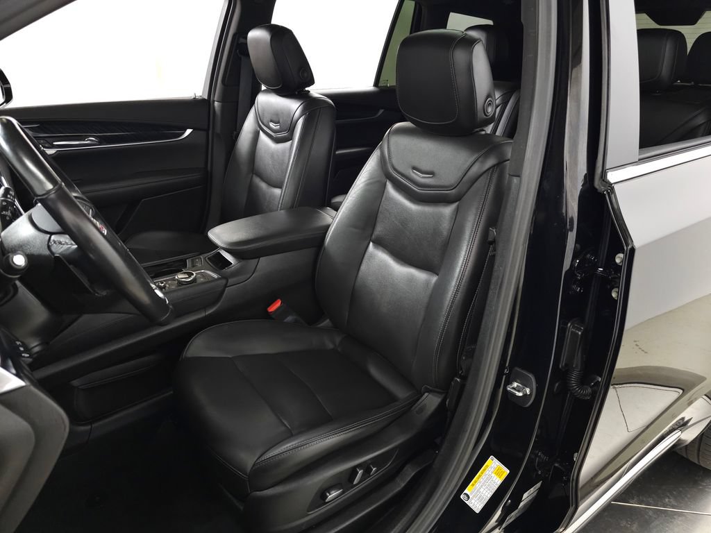 Used 2023 Cadillac XT6 Premium Luxury w/ Technology Package AWD/4WD image 16