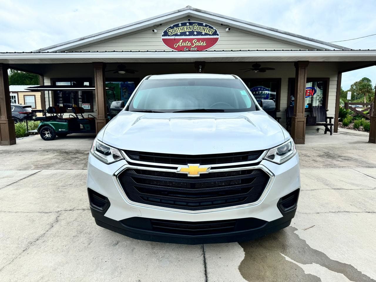 Used 2021 Chevrolet Traverse LS FWD image 2