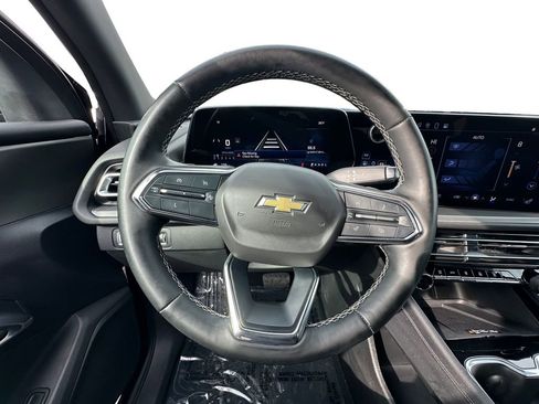 Used 2024 Chevrolet Traverse LT image 12