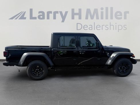 New 2026 Jeep Gladiator Sport image 7