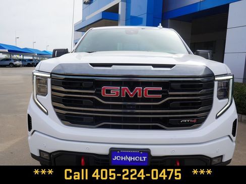 Used 2024 GMC Sierra 1500 AT4 w/ Technology Package AWD/4WD image 3