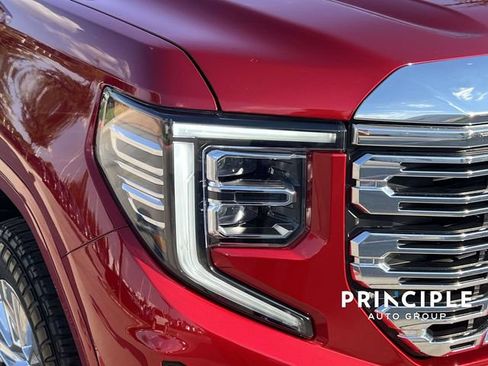 Used 2023 GMC Sierra 1500 Denali w/ Technology Package AWD/4WD image 10