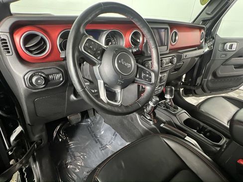 Used 2018 Jeep Wrangler Unlimited Rubicon AWD/4WD image 11