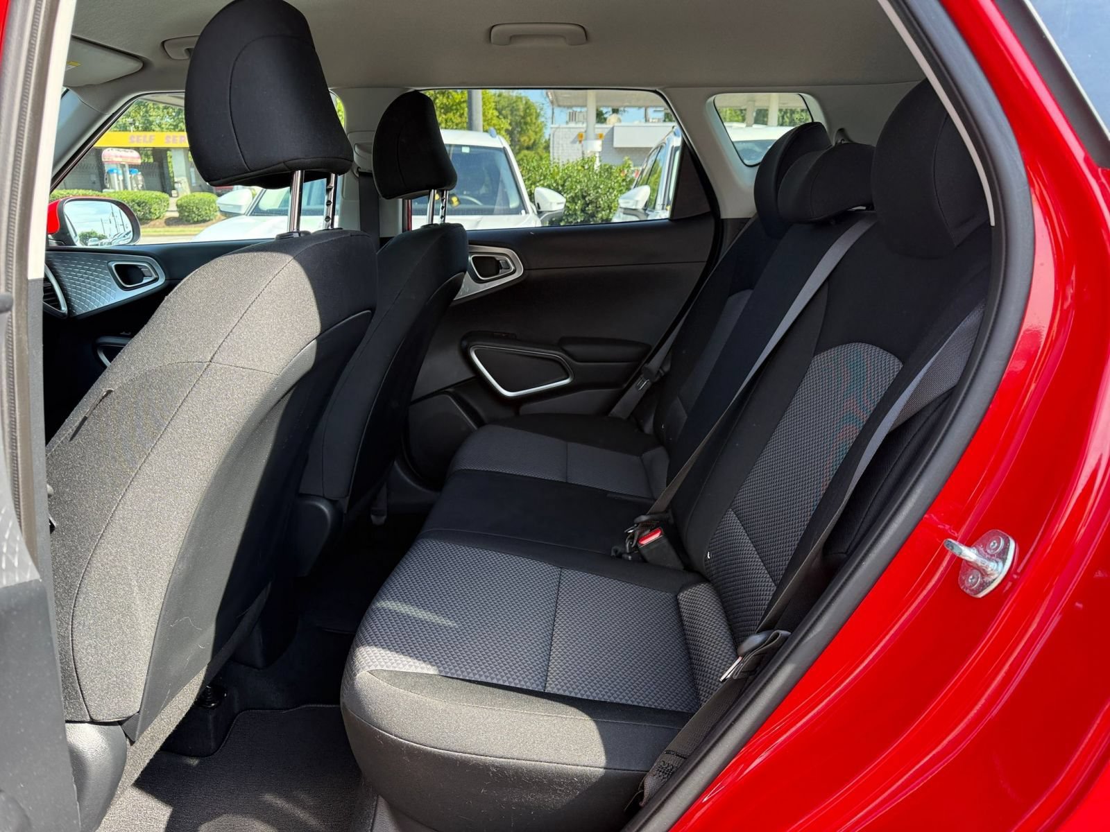 Used 2025 Kia Soul LX w/ LX Technology Package FWD image 22