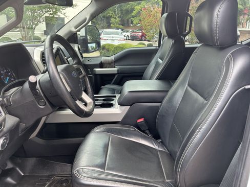 Used 2019 Ford F250 Lariat w/ Lariat Ultimate Package AWD/4WD image 16