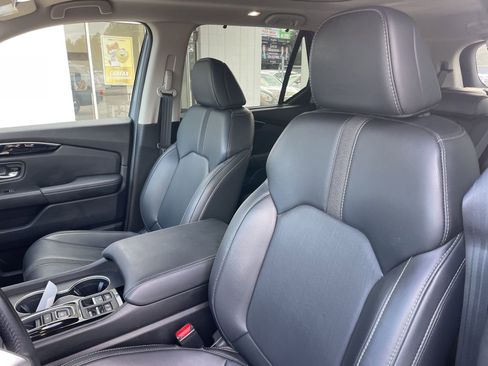Used 2024 Honda Pilot Touring image 8