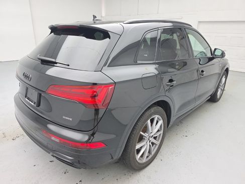 Used 2024 Audi Q5 e Premium Plus w/ Premium Plus Package AWD/4WD image 11