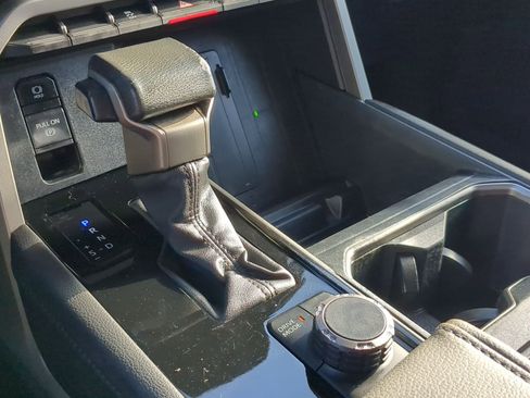 Used 2023 Toyota Tundra Limited image 24