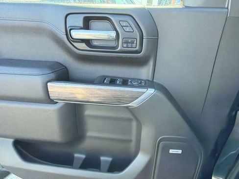 Used 2020 Chevrolet Silverado 1500 LTZ w/ LTZ Plus Package AWD/4WD image 31
