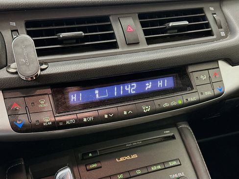 Used 2012 Lexus CT 200h image 24