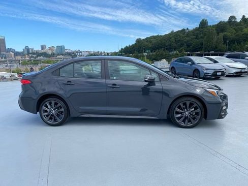 Certified 2023 Toyota Corolla SE FWD image 3