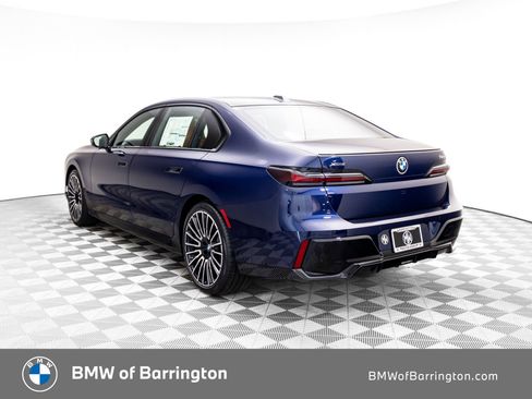 New 2026 BMW 740i xDrive w/ Premium Package image 3