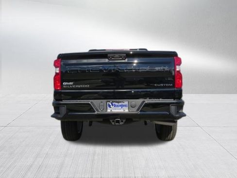 New 2026 Chevrolet Silverado 1500 Custom image 4