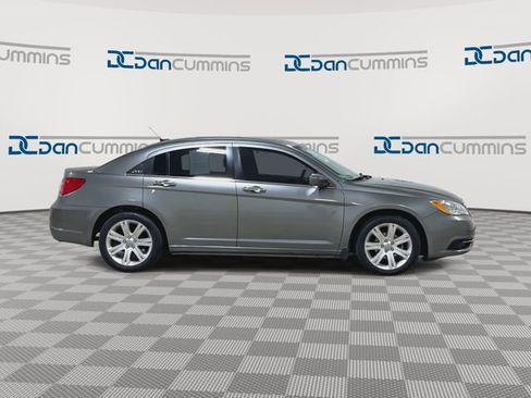 Used 2012 Chrysler 200 Touring w/ Cold Weather Group FWD image 9