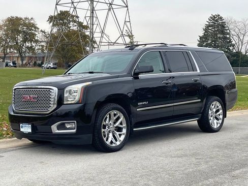 Used 2016 GMC Yukon XL Denali image 4