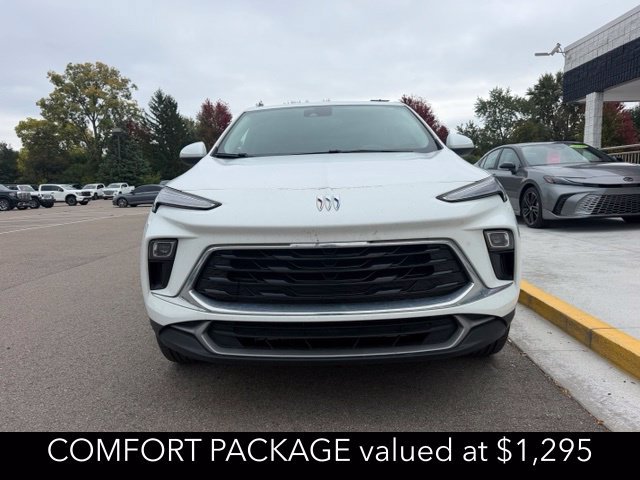 Used 2024 Buick Encore GX Preferred w/ Comfort Package AWD/4WD image 3