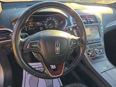 Used 2020 Lincoln MKZ Reserve image 24
